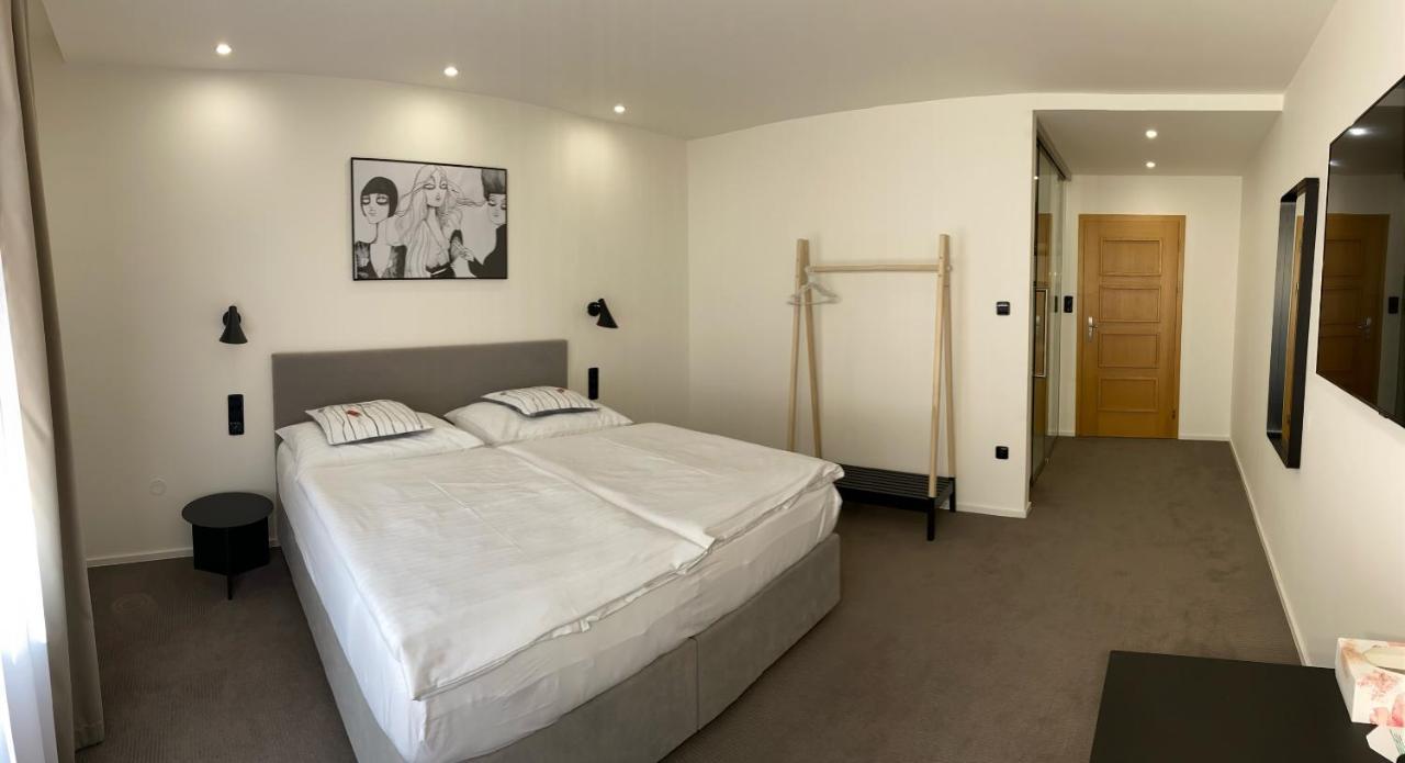 Rozmaryn Hotel B&B รากอฟนิก ภายนอก รูปภาพ